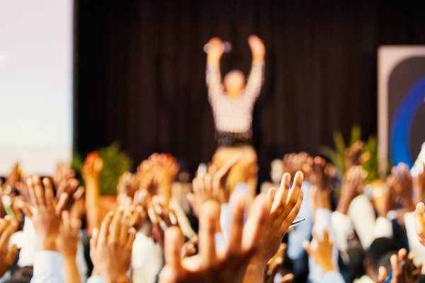 Comment Choisir la Conférence la Plus Adaptée à Ses Besoins et à Ses Attentes ?