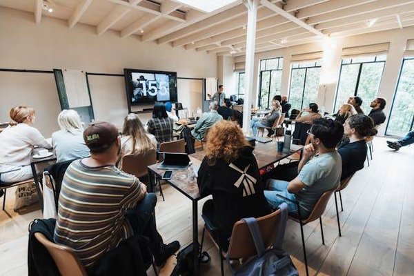 Étapes clés pour organiser un séminaire réussi